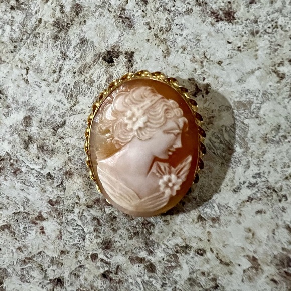 Antique 14K Cameo Brooch/Pendant - Picture 8 of 9